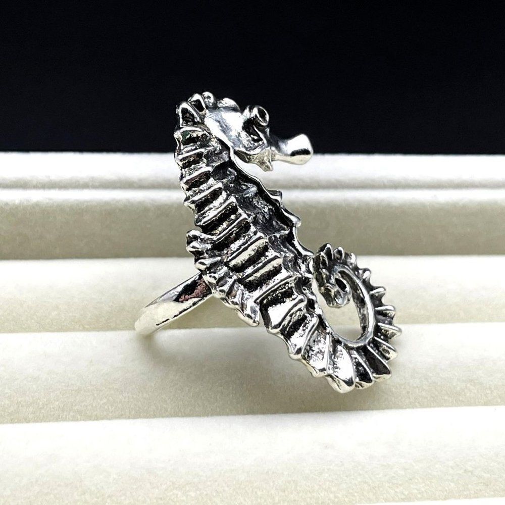 925 Sterling Silver Detailed Seahorse Boho Style Statement Ring Size 8 - Picture 4 of 10